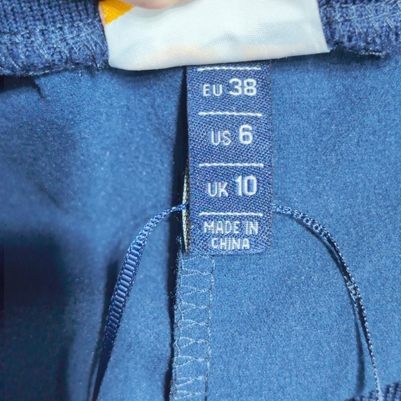 Vintage 1980s Ellesse Women's Blue Shorts 11.5 In - Picture 7 of 7